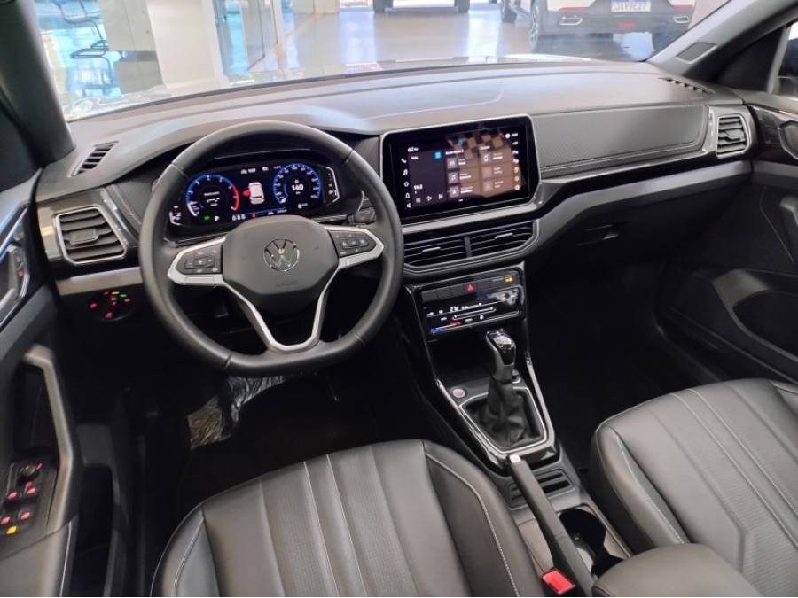 VOLKSWAGEN - T-CROSS - 2024/2025 - Cinza - R$ 175.000,00