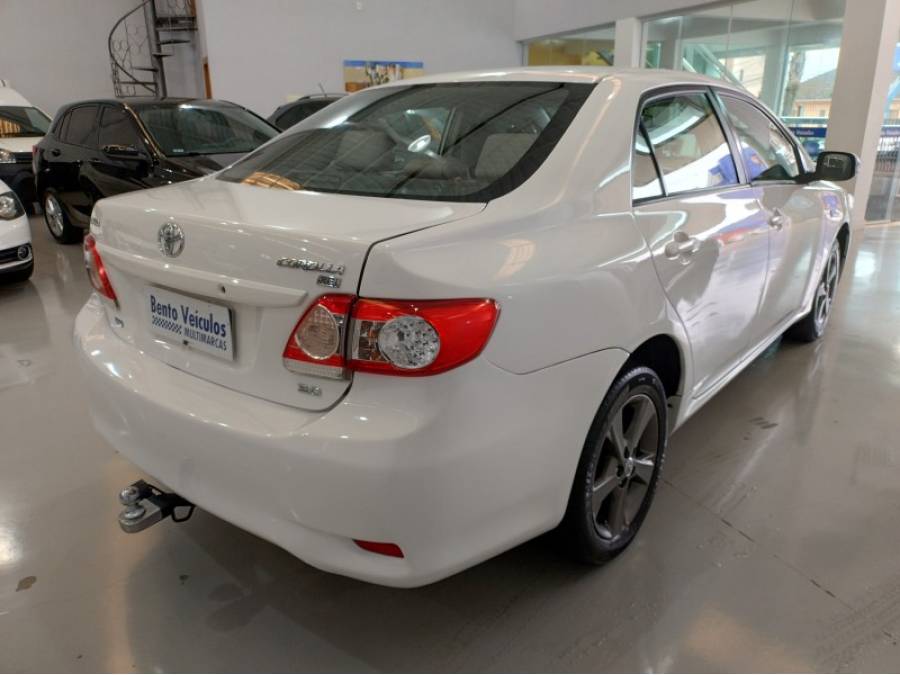 TOYOTA - COROLLA - 2013/2014 - Branca - R$ 74.900,00