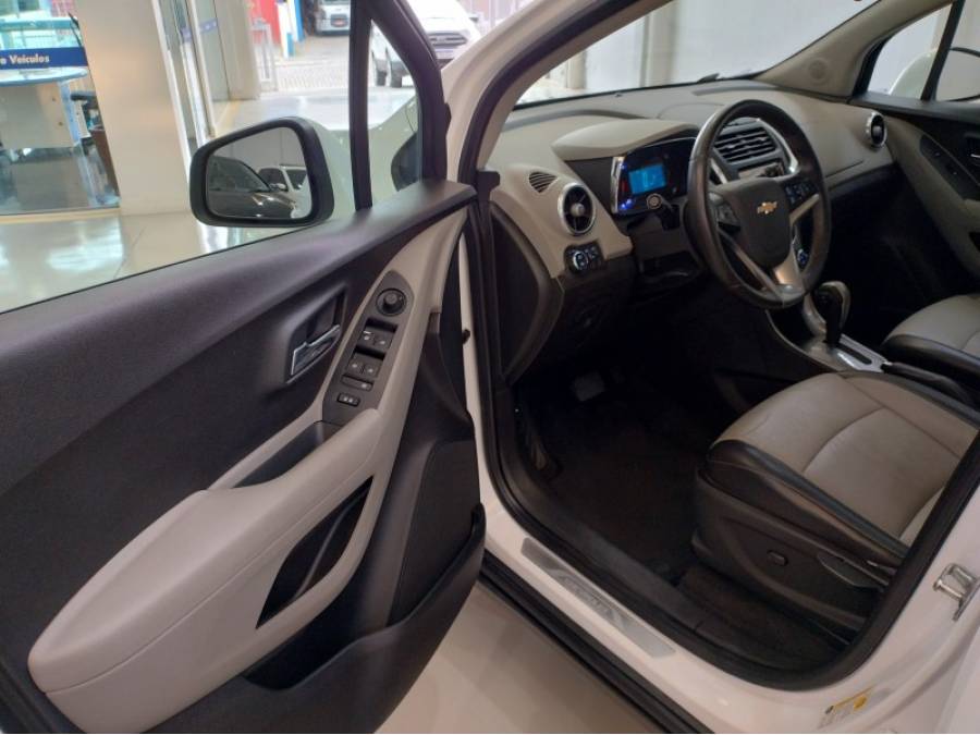 CHEVROLET - TRACKER - 2013/2014 - Branca - R$ 69.900,00
