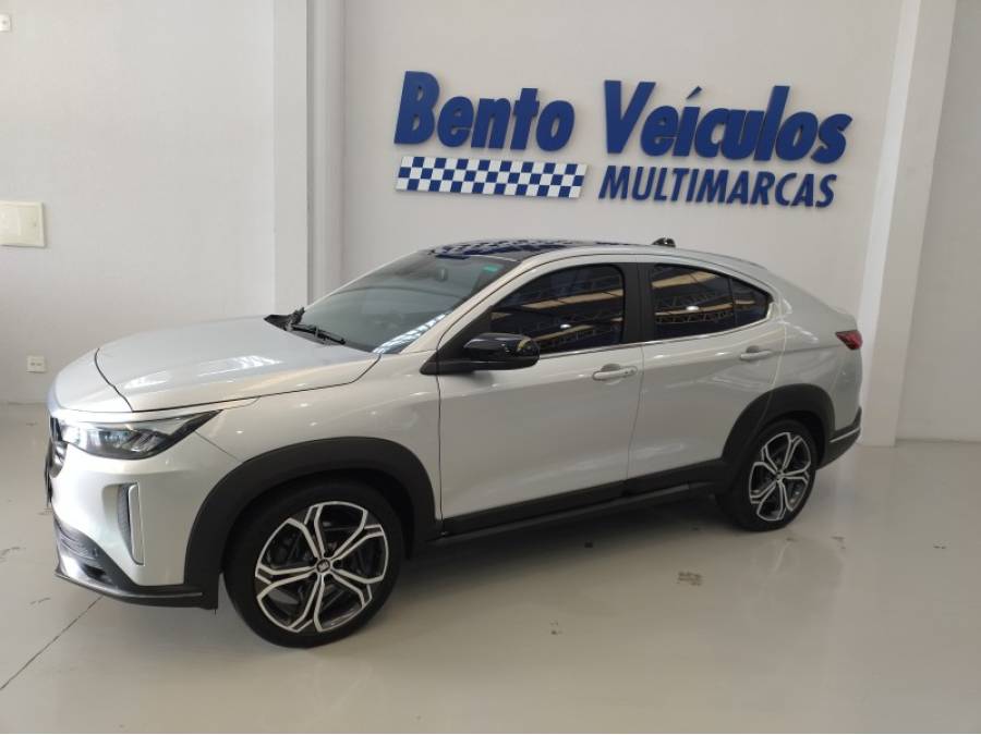 FIAT - FASTBACK - 2022/2023 - Prata - R$ 120.900,00
