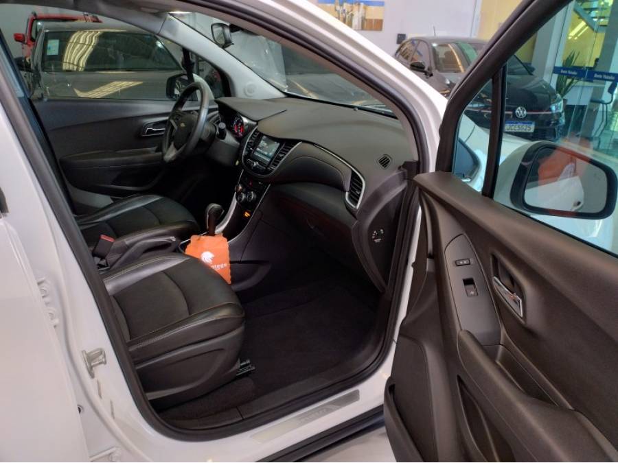 CHEVROLET - TRACKER - 2017/2018 - Branca - R$ 92.000,00