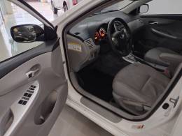 TOYOTA - COROLLA - 2013/2014 - Branca - R$ 74.900,00