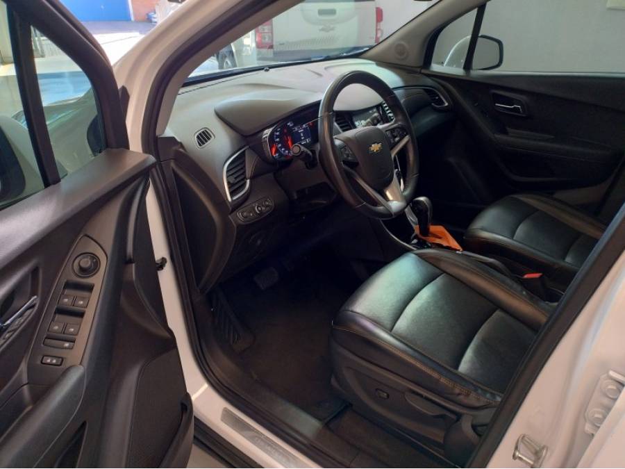 CHEVROLET - TRACKER - 2017/2018 - Branca - R$ 92.000,00