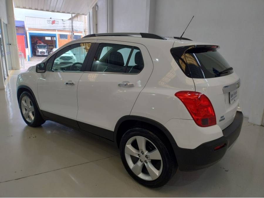 CHEVROLET - TRACKER - 2013/2014 - Branca - R$ 69.900,00