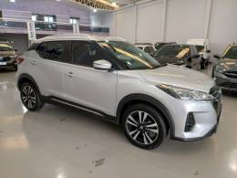 NISSAN - KICKS - 2021/2022 - Prata - R$ 102.900,00