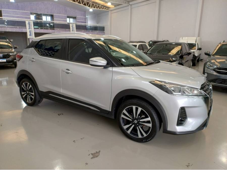 NISSAN - KICKS - 2021/2022 - Prata - R$ 102.900,00