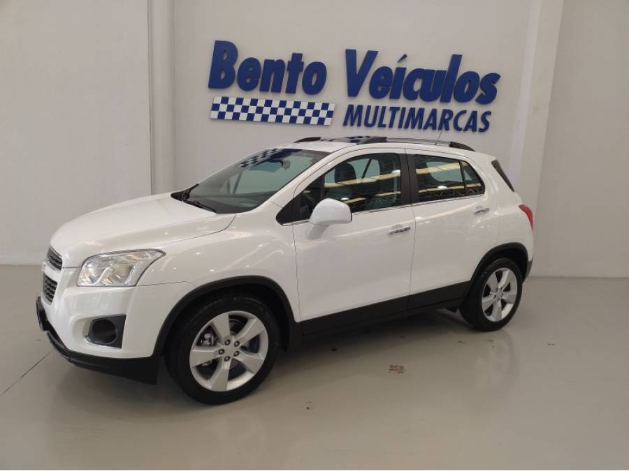CHEVROLET - TRACKER - 2013/2014 - Branca - R$ 69.900,00