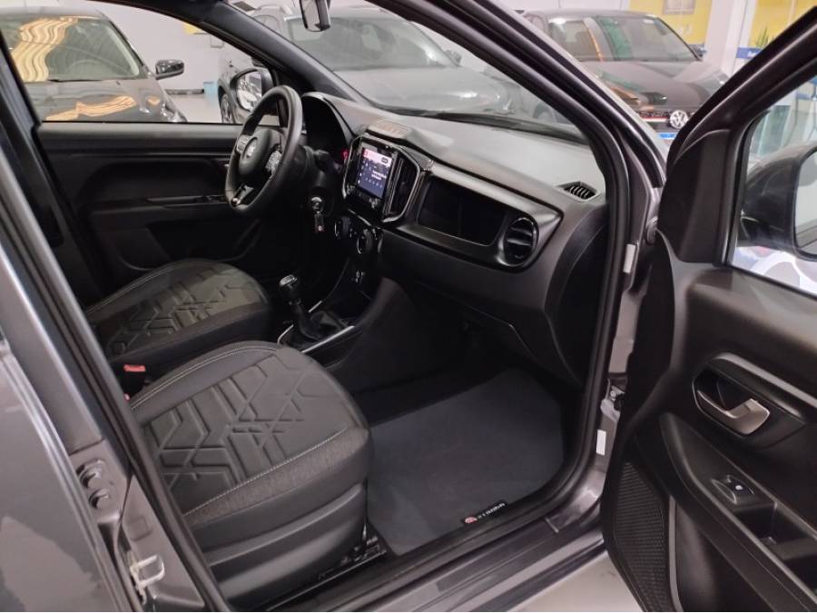 FIAT - STRADA - 2022/2023 - Cinza - R$ 112.900,00