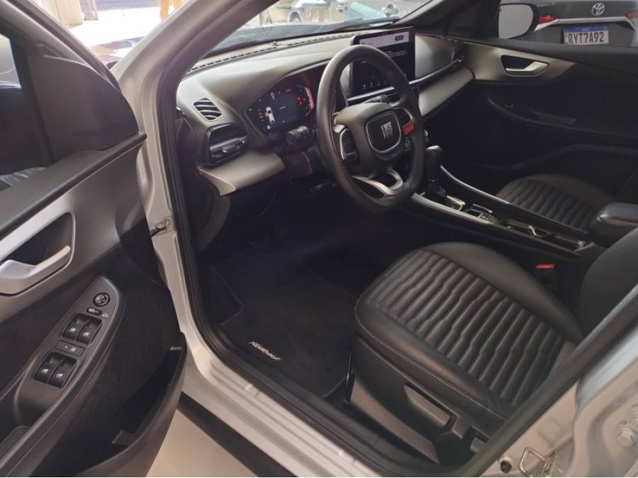 FIAT - FASTBACK - 2022/2023 - Prata - R$ 120.900,00