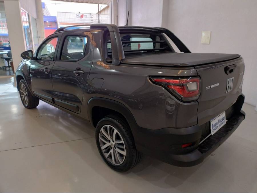 FIAT - STRADA - 2022/2023 - Cinza - R$ 112.900,00