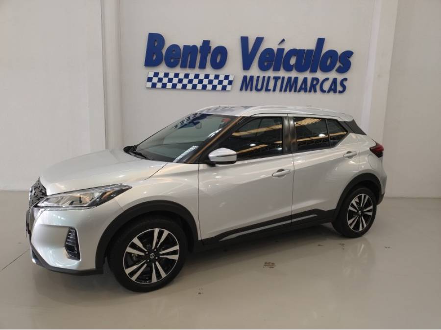 NISSAN - KICKS - 2021/2022 - Prata - R$ 102.900,00