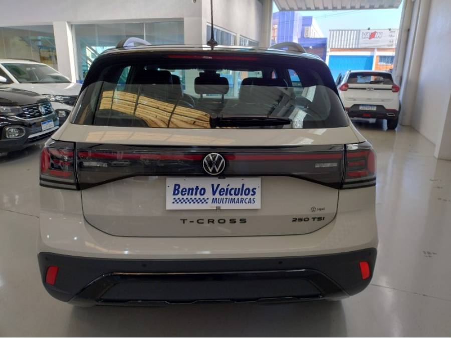 VOLKSWAGEN - T-CROSS - 2024/2025 - Cinza - R$ 175.000,00