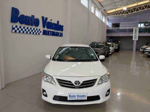 TOYOTA - COROLLA - 2013/2014 - Branca - R$ 74.900,00