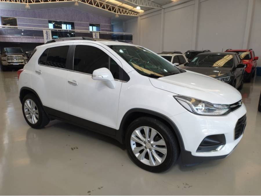 CHEVROLET - TRACKER - 2017/2018 - Branca - R$ 92.000,00
