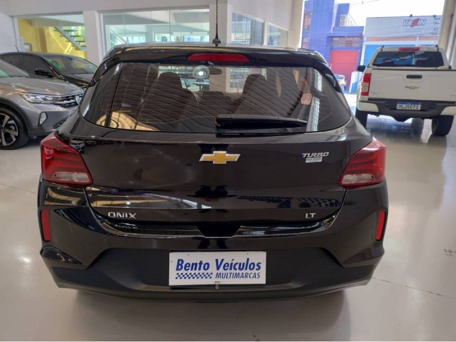 CHEVROLET - ONIX - 2020/2021 - Preta - R$ 74.900,00