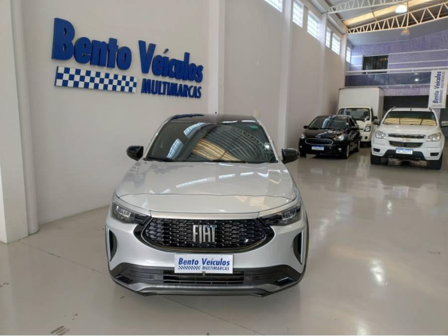 FIAT - FASTBACK - 2022/2023 - Prata - R$ 120.900,00
