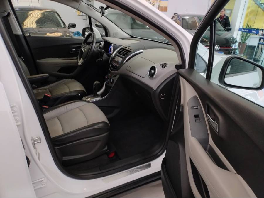 CHEVROLET - TRACKER - 2013/2014 - Branca - R$ 69.900,00
