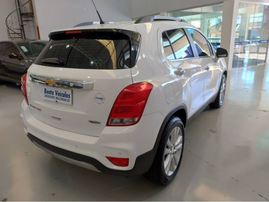 CHEVROLET - TRACKER - 2017/2018 - Branca - R$ 92.000,00